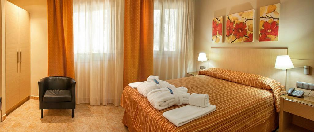 Confluent Health Resort Cofrentes Zimmer foto