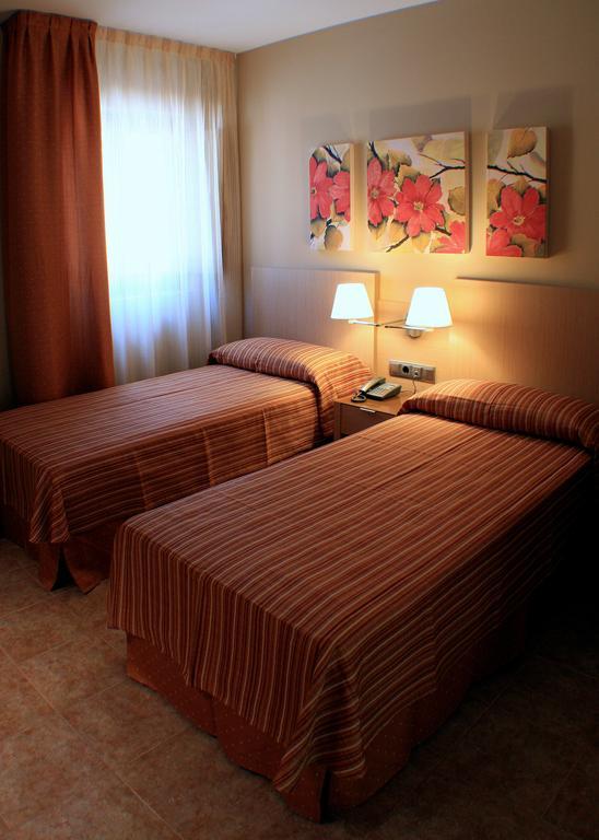 Confluent Health Resort Cofrentes Zimmer foto